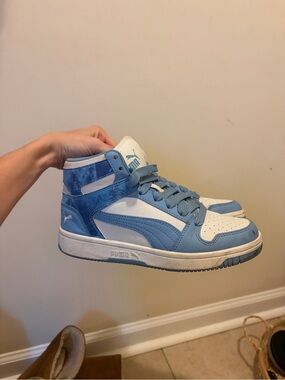 Puma Kids High-Top Sneakers in Light Blue and White